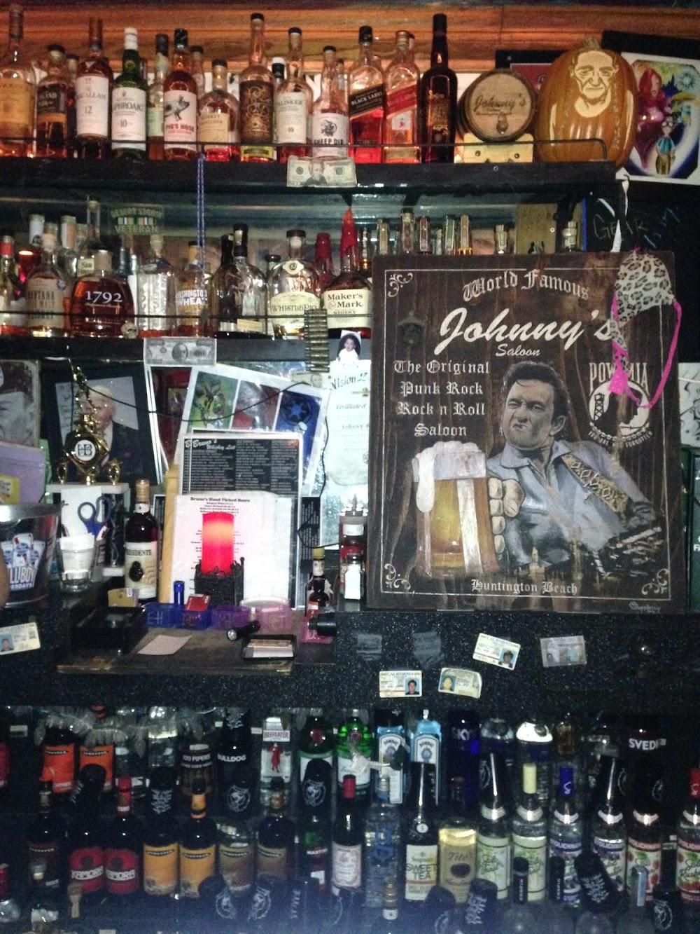 Johnny’s Saloon & Pizzeria