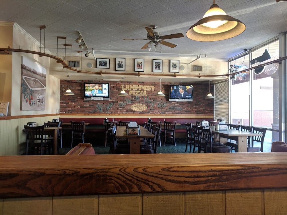 Lamppost Pizza – Orange