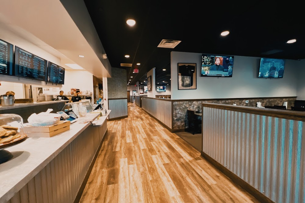 Lamppost Pizza & The Post Pub