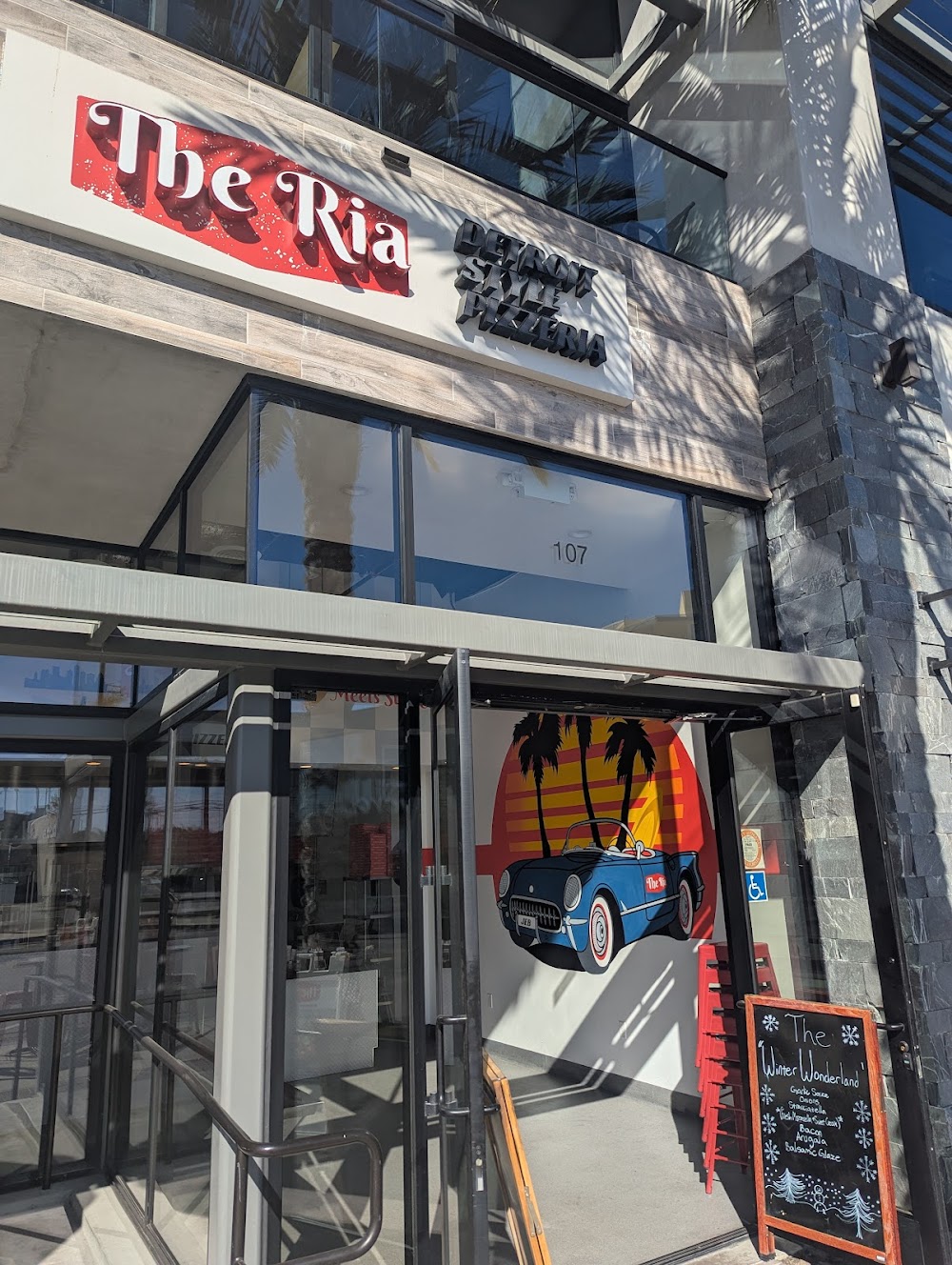 The Ria Pizzeria @ Huntington Beach