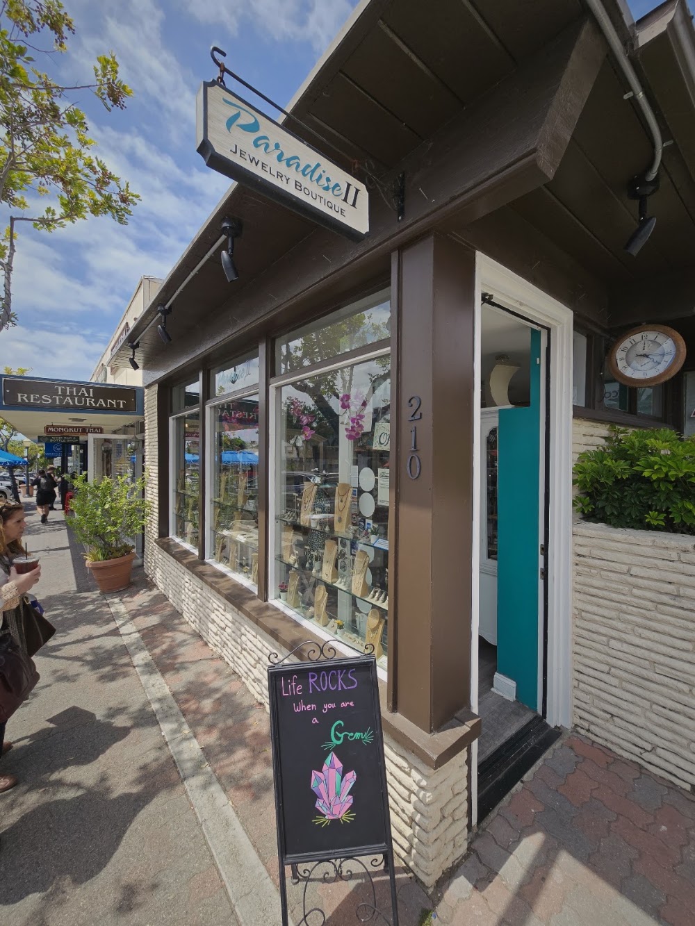 Paradise II boutique LLC