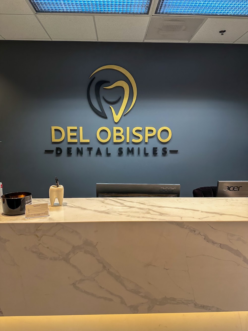 Del Obispo Dental Smiles