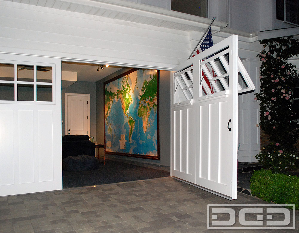 Dynamic Garage Door